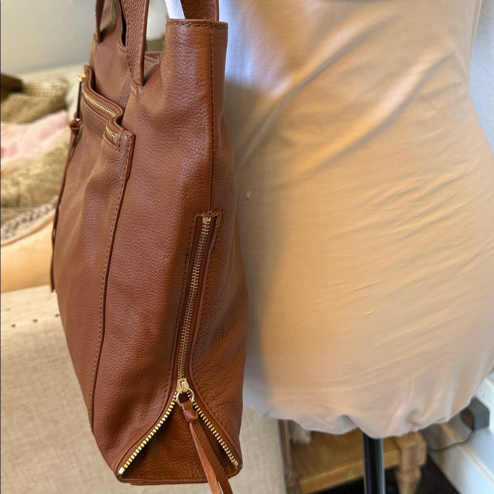 Vince Camuto Soft 100% Leather Tote Bag Boho Chic Shoulder Bag w/ Inner Pockets - Picture 3 of 8